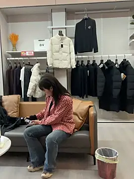 laolao2588 online show from April 15, 2026, 5:25 am