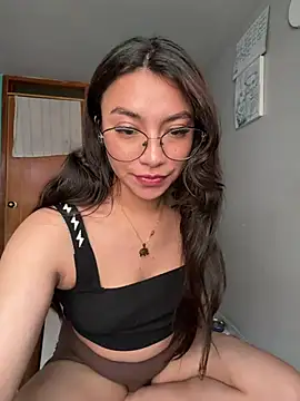 Snapshot of CocoaGigiMuse chatting on June 25, 2026, 8:13 pm CocoaGigiMuse online show from June 25, 2026, 8:13 pm