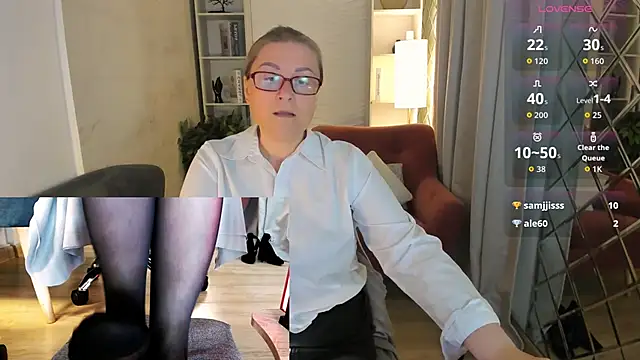 Snapshot of Alexandra_Kind chatting on June 18, 2026, 8:46 pm Alexandra Kind online show from June 18, 2026, 8:46 pm