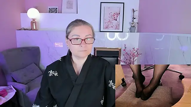 Snapshot of Alexandra_Kind chatting on June 26, 2026, 8:57 pm Alexandra Kind online show from June 26, 2026, 8:57 pm
