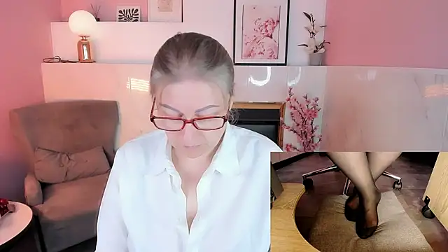 Snapshot of Alexandra_Kind chatting on July 19, 2026, 8:56 pm Alexandra Kind online show from July 19, 2026, 8:56 pm