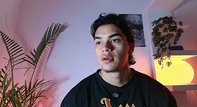 andyypalmer  online show from May 21, 2026, 5:36 am