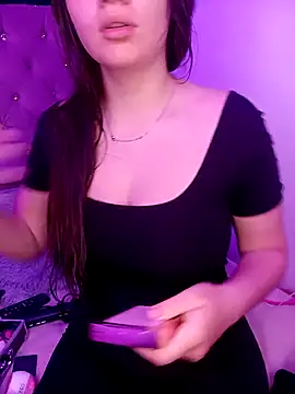 mia naturall online show from April 17, 2026, 9:40 pm