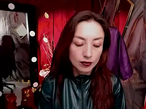 Snapshot of Queenscarlettsecret chatting on May 11, 2026, 1:50 pm Queenscarlettsecret online show from May 11, 2026, 1:50 pm