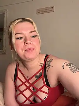 BlondeChaya online show from April 21, 2026, 10:10 am