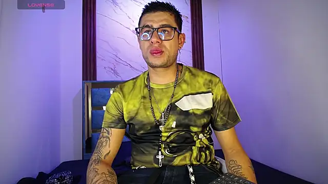Nickk 21  online show from May 14, 2026, 1:29 pm