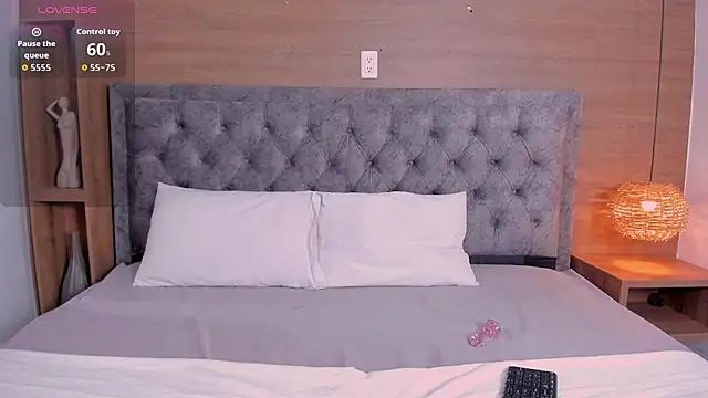 Snapshot of flamin_ chatting on June 7, 2026, 2:59 am flamin online show from June 7, 2026, 2:59 am