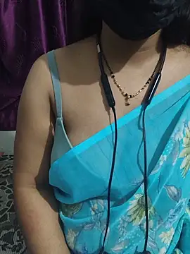 Snapshot of sweetylove01 chatting on May 30, 2026, 7:11 pm sweetylove01 online show from May 30, 2026, 7:11 pm