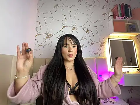 Siennaprivate online show from July 23, 2026, 1:30 am