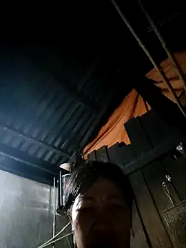 Snapshot of -Ciny- chatting on April 15, 2026, 12:23 pm -Ciny- online show from April 15, 2026, 12:23 pm