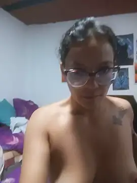 Snapshot of LunaArias chatting on June 21, 2026, 4:42 pm LunaArias online show from June 21, 2026, 4:42 pm
