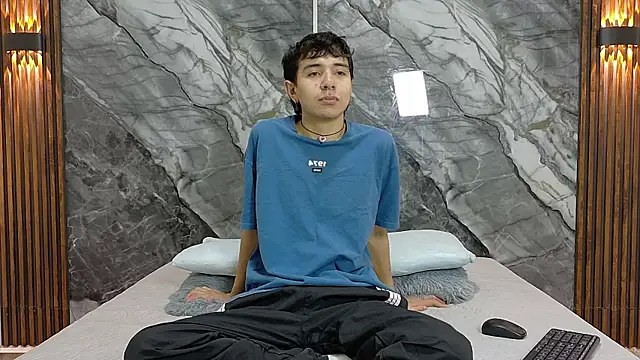 Snapshot of NoahWalker__ chatting on July 20, 2026, 11:12 am NoahWalker online show from July 20, 2026, 11:12 am