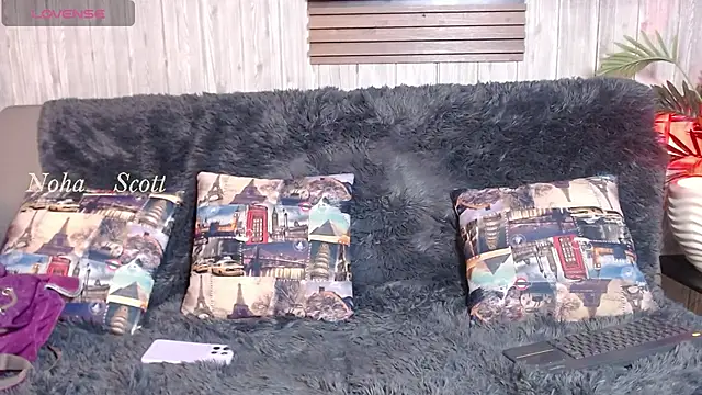 Luna  Cortez online show from April 20, 2026, 2:20 pm