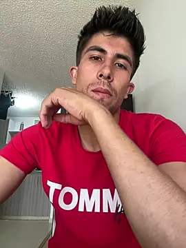 Luis-avatar online show from April 21, 2026, 6:23 pm