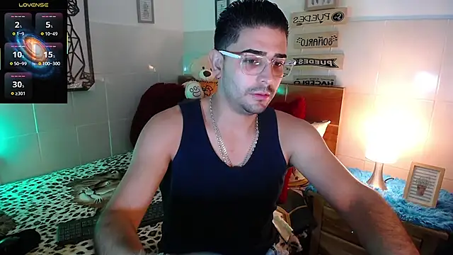 Snapshot of andders_ chatting on June 17, 2026, 5:36 pm andders online show from June 17, 2026, 5:36 pm