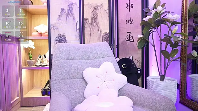 Snapshot of AlinaBennet_ chatting on July 11, 2026, 11:35 am AlinaBennet online show from July 11, 2026, 11:35 am