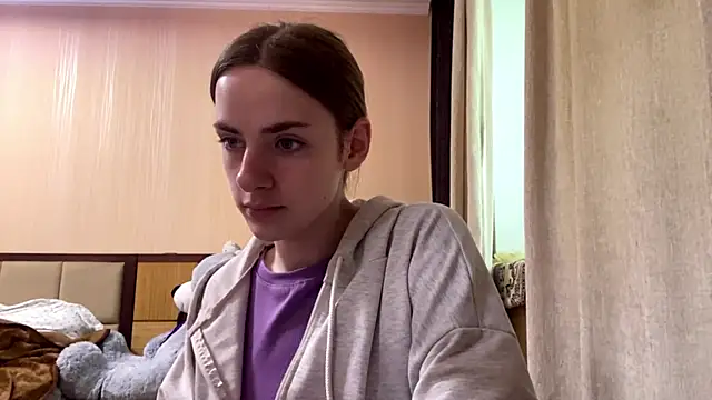 Snapshot of selianderol chatting on June 15, 2026, 7:32 am selianderol online show from June 15, 2026, 7:32 am