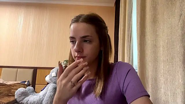 Snapshot of selianderol chatting on July 15, 2026, 7:35 am selianderol online show from July 15, 2026, 7:35 am