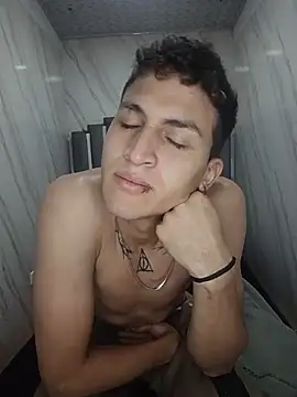 Snapshot of Axel_Romanov chatting on July 28, 2026, 1:10 pm Axel Romanov online show from July 28, 2026, 1:10 pm
