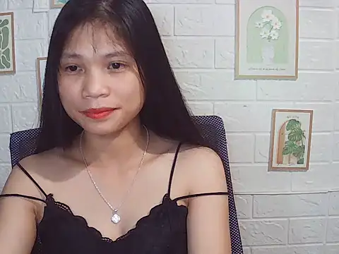 -Lucie-e online show from May 18, 2026, 4:13 pm