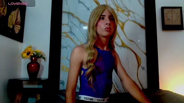 esmeralda negrette online show from April 18, 2026, 3:43 am