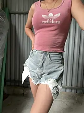 Rosa-x online show from April 18, 2026, 4:38 am