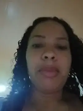 Snapshot of DivaCaliente1 chatting on June 26, 2026, 4:33 pm DivaCaliente1 online show from June 26, 2026, 4:33 pm