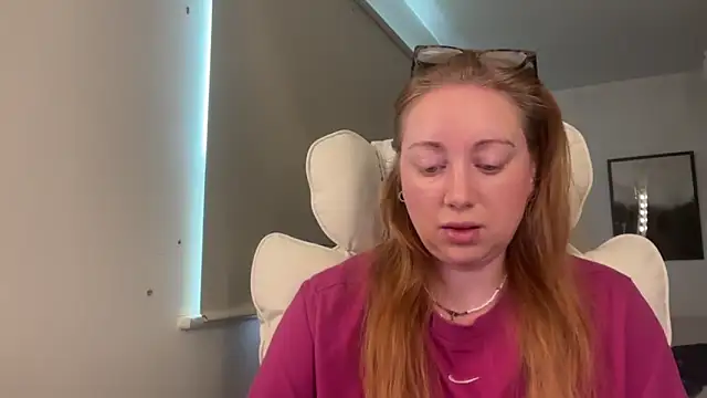 arielsweetieee online show from May 14, 2026, 6:20 am