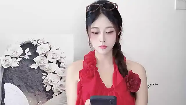 KiKi-011 online show from May 20, 2026, 6:52 am