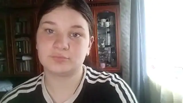 Snapshot of BeatriceMolands chatting on May 21, 2026, 10:44 am BeatriceMolands online show from May 21, 2026, 10:44 am