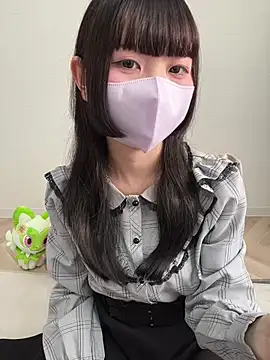 --Reina-- online show from May 1, 2026, 8:30 am