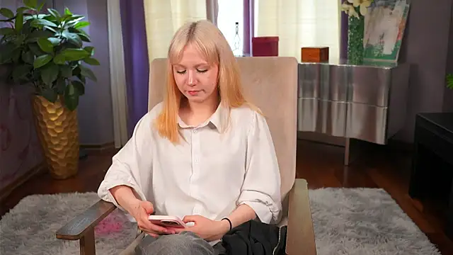 YulandaRasul online show from April 18, 2026, 12:20 pm