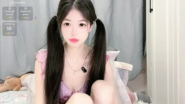 XiaoMei-iiiiii online show from May 10, 2026, 6:40 am