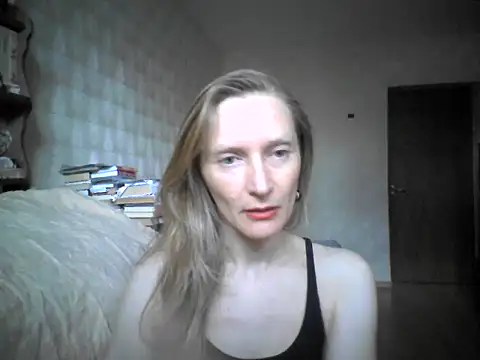 LunaBelle8 online show from June 14, 2026, 1:57 pm