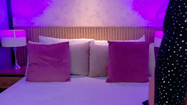 Snapshot of Darcy_glow_ chatting on June 23, 2026, 12:03 pm Darcy glow online show from June 23, 2026, 12:03 pm