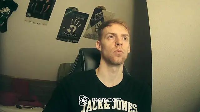 Milkyman7 online show from December 28, 2024, 8:25 pm