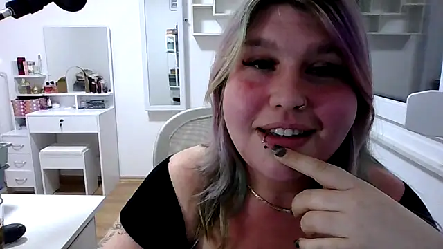 Sweet Secrets online show from April 25, 2026, 8:06 pm