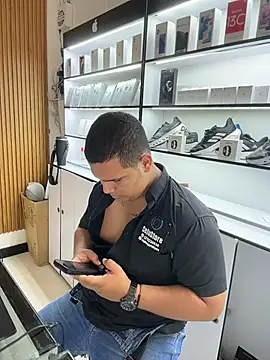 Snapshot of Patricio_02 chatting on May 11, 2026, 4:04 pm Patricio 02 online show from May 11, 2026, 4:04 pm