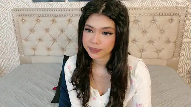 Nathy Pelaez online show from April 28, 2026, 3:33 am