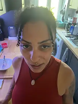 SweetPetiteNoir online show from May 27, 2026, 5:10 pm