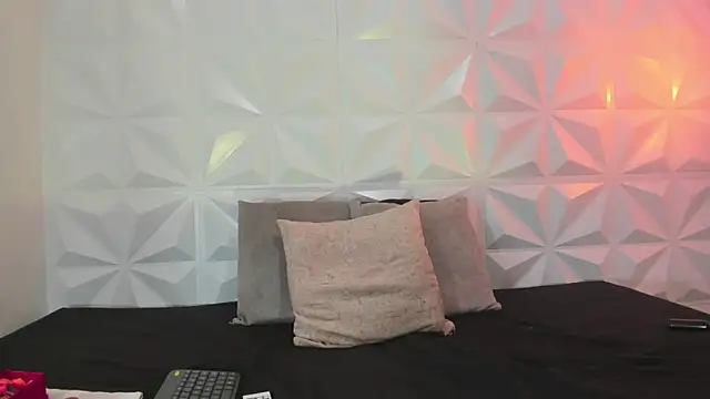 Snapshot of lucy_rouse1 chatting on May 22, 2026, 5:03 am lucy rouse1 online show from May 22, 2026, 5:03 am