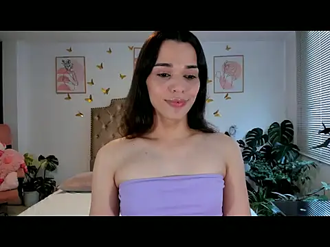 Snapshot of bella_grego chatting on April 18, 2026, 6:12 pm bella grego online show from April 18, 2026, 6:12 pm