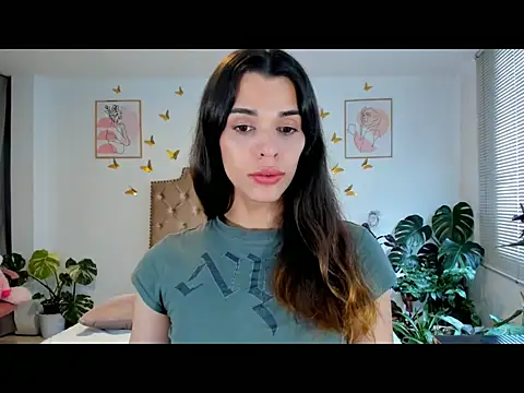 Snapshot of bella_grego chatting on April 24, 2026, 8:22 pm bella grego online show from April 24, 2026, 8:22 pm
