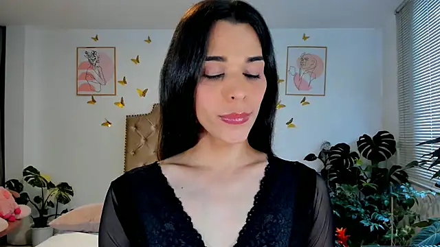 Snapshot of bella_grego chatting on June 19, 2026, 8:23 pm bella grego online show from June 19, 2026, 8:23 pm