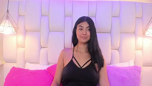 TaniaSevillano online show from May 1, 2026, 5:28 pm