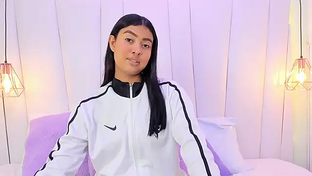 TaniaSevillano online show from May 9, 2026, 5:29 pm