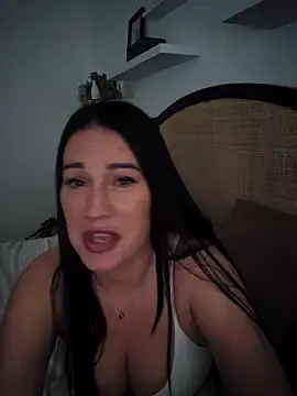 Snapshot of ashleyleeXX chatting on April 27, 2026, 10:57 am ashleyleeXX online show from April 27, 2026, 10:57 am