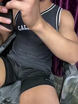 aarav chaudhary007 online show from April 19, 2026, 11:20 am