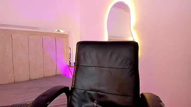 DaniaMiller  online show from April 23, 2026, 1:07 am