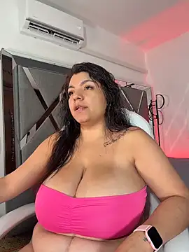 Snapshot of DaniaMiller_ chatting on June 5, 2026, 12:06 am DaniaMiller online show from June 5, 2026, 12:06 am
